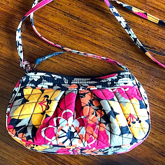 Vera Bradley Handbags - Vera Bradley | Quilted Floral Crossbody | Like New